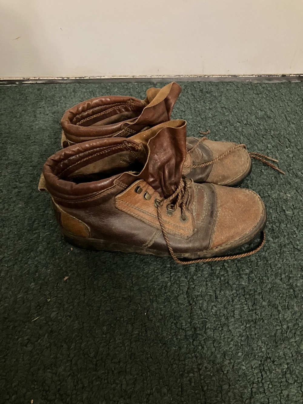 Courteney Boot Co. Hunting Boots Men’s Brown Leather Lace-Up Selous US 10 Africa